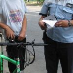 130 de sanctiuni aplicate biciclistilor si trotinetistilor ieseni actiuni ale politiei pentru prevenirea accidentelor 688d584596838