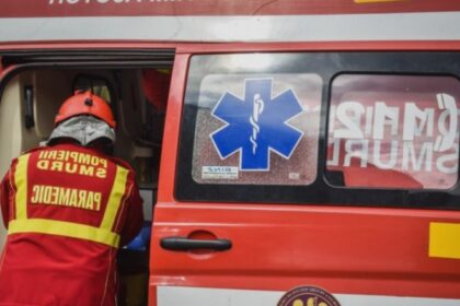 accident cu echipajul de salvare autospeciala smurd impact cu un moped pe dj 248 68b2e678c7c4d