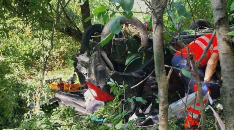 accident mortal la iasi doua persoane si au pierdut viata dupa ce o masina s a rasturnat intr o rapa 68b1cc89b36a9