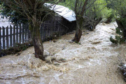alerta de inundatii cod galben de viituri in 11 zone pana luni la pranz harta 688f3f2469de6