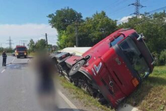 alerta in suceava o cisterna cu 16 tone de motorina s a rasturnat la dolhasca 68a48e4d12100