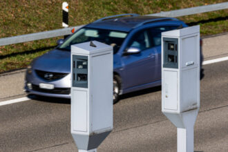 amenda de pana la 95 000 de euro pentru un sofer care a depasit limita de viteza pe o strada din elvetia 689d615107167