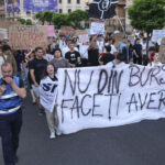 anosr sistemul de burse a fost constant subfinantat iar acum va scadea la jumatate 44 000 de studenti afectati 689d8b95319d7