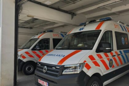 au sosit ambulantele noi 68ad5d302c580