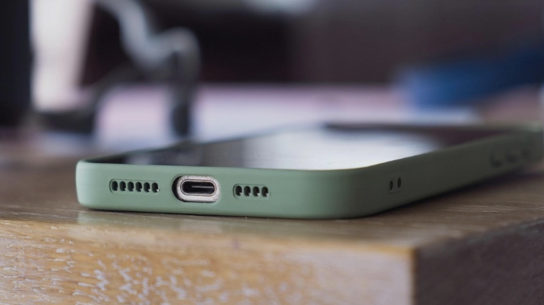 barbat prins dupa ce a furat un telefon si a accesat aplicatii bancare efectuand retrageri de bani plati si transferuri 68a420760d250 1