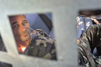 barbatul din teleorman care si a ucis matusa si varul cu toporul era recidivist la o zi dupa eliberare a agresat o vanzatoare 689323b95fac5