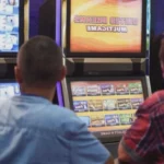 castigatorul de la pacanele jefuit taman de cel de care i s a facut mila si i a dat o bere din castig 68aa68a2d051c