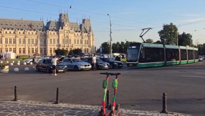 centrul iasului cucerit de mai multi tarani cu bmw care au vazut pentru prima data un tramvai video 68982e01d3b6f