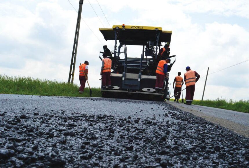 cinci firme mari se bat pentru licitatia de modernizare a unui drum ingust si aglomerat de langa iasi 689153c0a3990