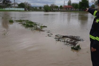 cod portocaliu de inundatii viituri rapide si scurgeri pe versanti in 6 judete recomandarile hidrologilor pentru populatie 68a304c32f9e5