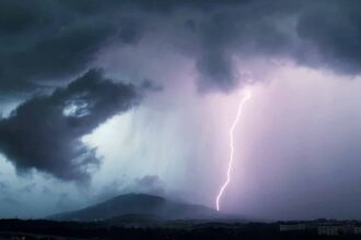 cod rosu de vijelie puternica in localitati din judetele neamt si iasi 68935bf553107