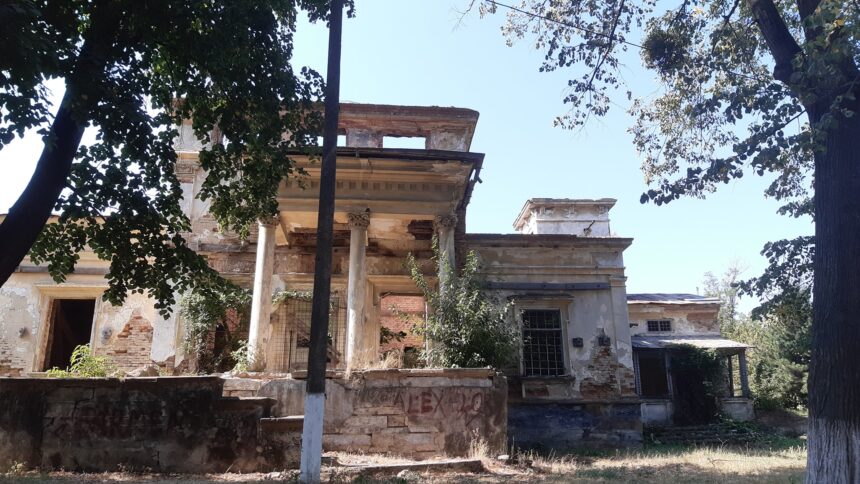 conacul unui fost ministru iesean readus la viata trei licitatii consecutive pentru salvarea monumentului fost spital de nebuni ploaie de oferte dupa cresterea pretului cu 60 68ad7c122c6f1