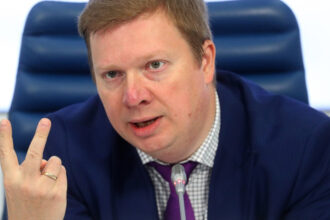 conditiile lui putin pentru acordul rusia sua ii ofera lui trump o cale de iesire sustine dmitri suslov consilier la kremlin 689b048c55cbd