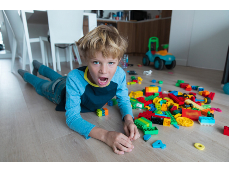 copiii din iasi epuizati inainte de scoala vacante fara odihna joaca pe telefoane pana noaptea tarziu si agende sufocante 689998c6644a9