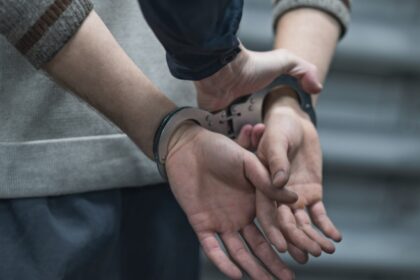 cu mandat european pe numele sau un tanar a fost prins la furat intr un magazin din iasi 68a8293b0836a