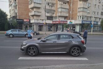 culmea tupeului cum a rezolvat o soferita din iasi problema parcarii direct pe trecerea de pietoni 68b0906ea2d55