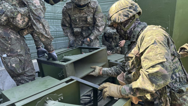 de ce isi retrage seulul difuzoarele de propaganda de la granita cu coreea de nord masura a fost luata de noul presedinte sud coreean 689064d7831fb