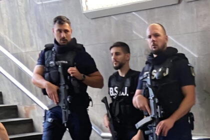 de ce sunt jandarmi inarmati in statiile de metrou din bucuresti explicatia oficiala a institutiei 689b45cbc4d50