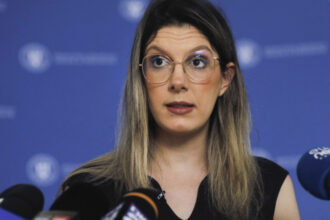 diana buzoianu despre deseurile din alte state care sunt marcate ca second hand in romania nu putem sa avem acest standard dublu 68978a3b2e92c