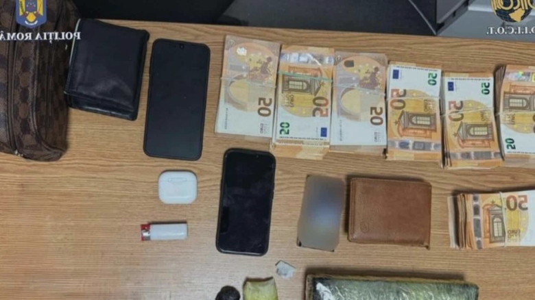 diicot ancheteaza patru barbati din dolj pentru trafic de droguri au fost prinsi cu peste un kilogram de cocaina 68a5edeb694a4