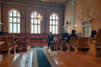 doi judecatori din arad de 65 si 66 de ani nu au dorit sa se pensioneze si continua sa profeseze 68921304ba2a1