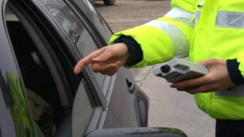 doi soferi prinsi bauti la volan in pascani si harlau 688d5c67daa36