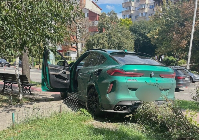 dosar penal pentru soferul cu permisul suspendat care a provocat un grav accident in nicolina bmw ul a sarit pe trotuar dupa impact 68abb86f8cdf5