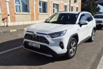 doua vehicule cu probleme de inmatriculare oprite la vama sculeni intr o singura zi 68911249ddd4c