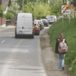 drum in modernizare la marginea iasului se fac si trotuarele cerute de ani de zile de localnici 689bf188ba4ad