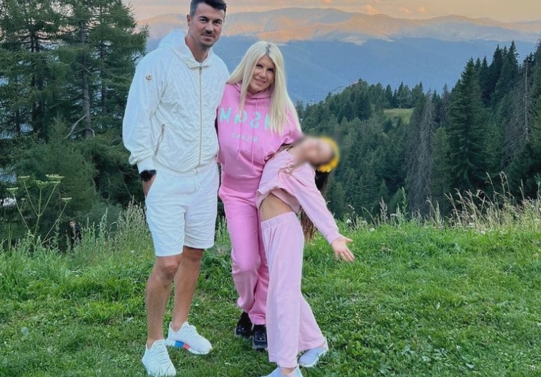 elena udrea si familia vizitati de un urs la sinaia ce a transmis pe retelele sociale 68a1e7b92890c