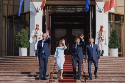 emmanuel macron si donald tusk au tinut discursuri in limba romana la chisinau viitorul republicii moldova este in uniunea europeana video 68b00ddff3a9b