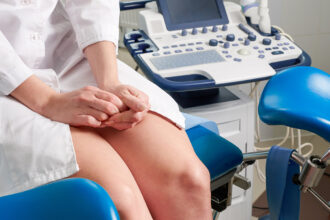 endometrioza o afectiune dificil de diagnosticat afecteaza anual aproximativ sute de iesence depistata chiar si la tinere de 14 ani 68993d6b94148