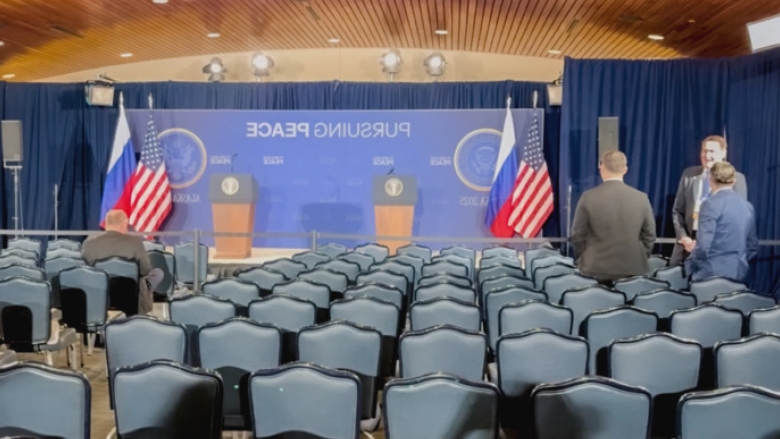 explicatia kremlinului pentru faptul ca putin si trump n au raspuns intrebarilor presei dupa summitul din alaska 68a011683a9bd