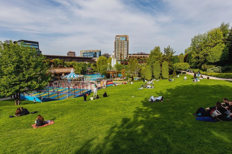 festivalul magicludic revine in gradina palas cu sarbatoarea copilariei ateliere orasel gonflabil petreceri dedicate celor mici si zone pentru joaca sunt surprizele acestei editii 68b189a22437a