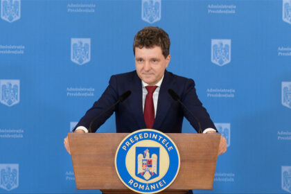 financial times il da exemplu pe nicusor dan in lupta contra populismului si a botilor rusi ce este puterea tacerii strategice 6890a90b9436e