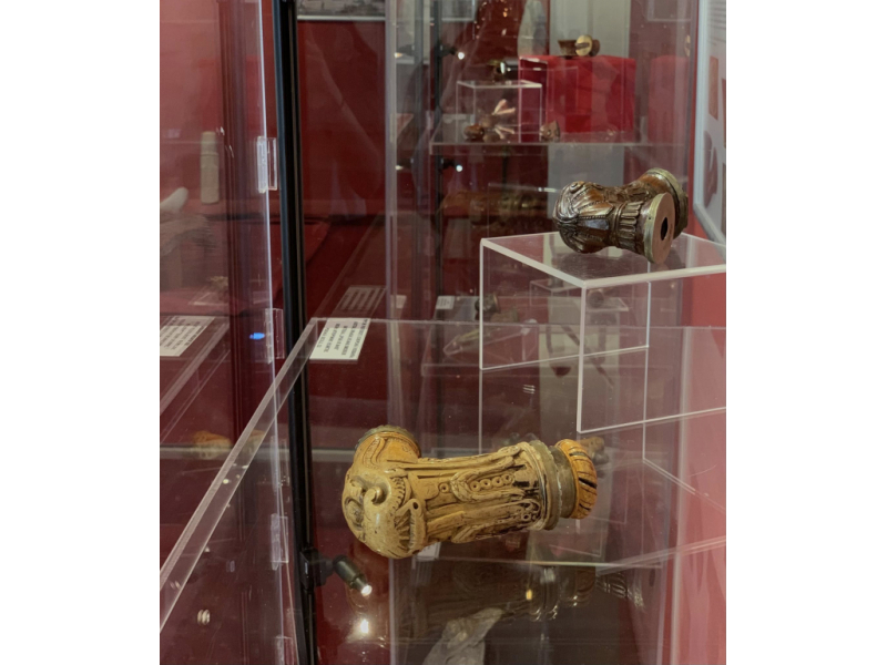 foto secretul fumului interzis prins in peste 200 de pipe iasul gazduieste expozitia care transforma viciul in arta si istorie 68a1538a33ca7