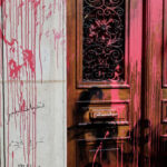 foto sediul companiei aeriene nationale israeliene de la paris vandalizat cand macron anunta cadouri hamasului acesta e rezultatul 6894d99cf1018