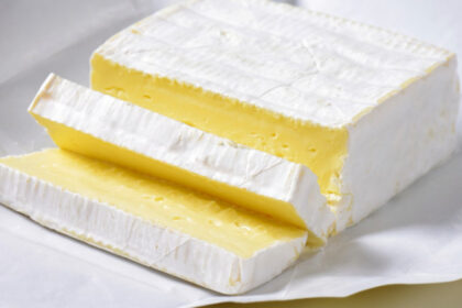 franta retrage mai multe tipuri de branzeturi cu mucegai alb dupa ce doua persoane au murit in urma consumului 689cd7d4656d4