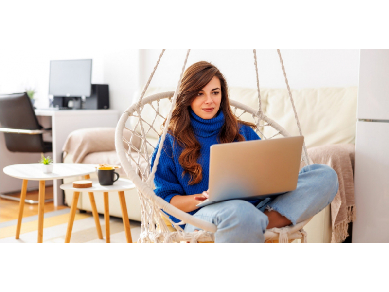 generatia cu doua lumi tinerii din iasi care traiesc local dar muncesc global 689edd98bdf12