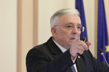 guvernatorul bancii nationale a romaniei nu sunt singur ca o sa ne incadram in tinta de deficit de 7 689b3de568abf