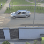 halucinant copii pe biciclete fugariti de un sofer care a intrat cu masina dupa ei intr un parc din timisoara video 688cd3307c7a8