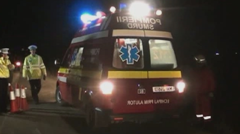 iasi barbat gasit cu capul strivit pe marginea drumului ucis cu o bata sau calcat de masina 68b1f32bb13d2