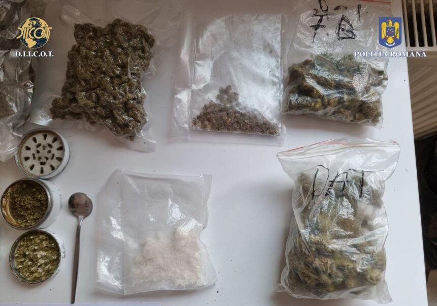 iasi mascatii au spart usa unor traficanti de droguri cu cat vindeau acestia gramul 6893913f59a29