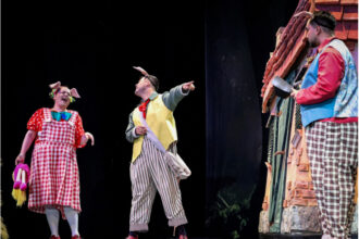 iasul cucereste braila povestea celor trei purcelusi altfel urca pe scena festivalului carabus 6899bee202927