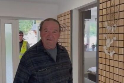 ieseanul bogdan tanasa a reconstruit la brosteni prima casa dupa inundatii 68acb4739b641