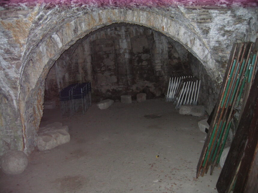 ieseanul prins ca fura curent electric prin beci a cerut achitarea dand vina taman pe dga care l a cercetat ce a decis instanta 688ce46933fbe