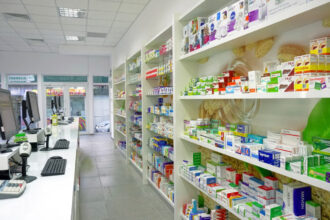 iesenii au gasit farmaciile inchise astazi chiar daca erau pline de angajati modificarea tva a dat peste cap integral sistemul trebuie schimbate manual sute de preturi 688cb09468d24