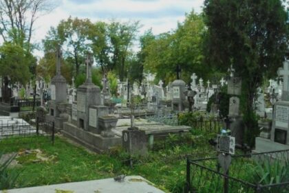 iesenii nu scapa de preturi mari si inflatie nici in lumea de apoi cel mai scump loc de veci a ajuns 25 000 euro care mai sunt preturile in cimitire 68b107ba4dcb9