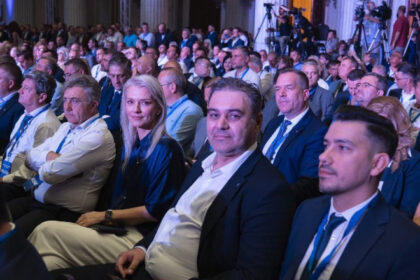 in timp ce guvernul promite decuplarea politicului de la companiile de stat un sef din pnl tocmai ce a adunat a patra functie in stat 688cb1ea68370