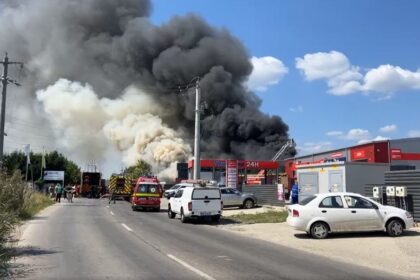incendiu cu degajari mari de fum pe strada trei fantani mesaj ro alert transmis de isu iasi video 689f0c7639a5c